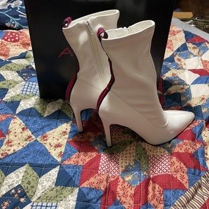 Anne Michelle Heels